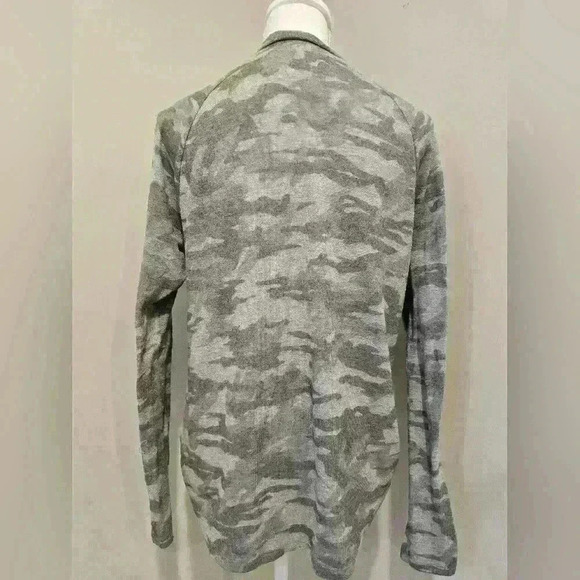 PSU Tailgate Camo Longsleeve Camo Top Size Small - Picture 5 of 6